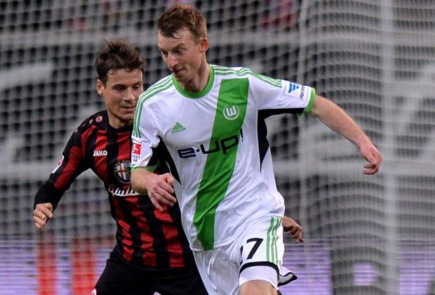 
                <strong>Eintracht Frankfurt - VfL Wolfsburg 1:2</strong><br>
                Am Ende wird der Youngster zum Matchwinner: Maximilian Arnold (r.) erzielt nach einem missglückten Schussversuch das 2:1 vor die Elf von Dieter Hecking
              