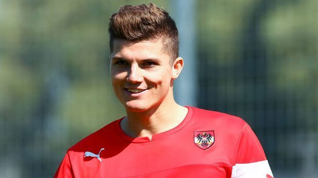 
                <strong>Marcel Sabitzer</strong><br>
                Marcel Sabitzer: RB Leipzig ist auch der aktuelle Klub des Stürmers. Er reift in der vergangenen Saison bei Red Bull Salzburg und spielt nun unter Ralf Rangnick bei den Sachsen. In der Nationalmannschaft muss sich das Talent noch mit Kurzeinsätzen begnügen. In Leipzig ist er Stammspieler.
              