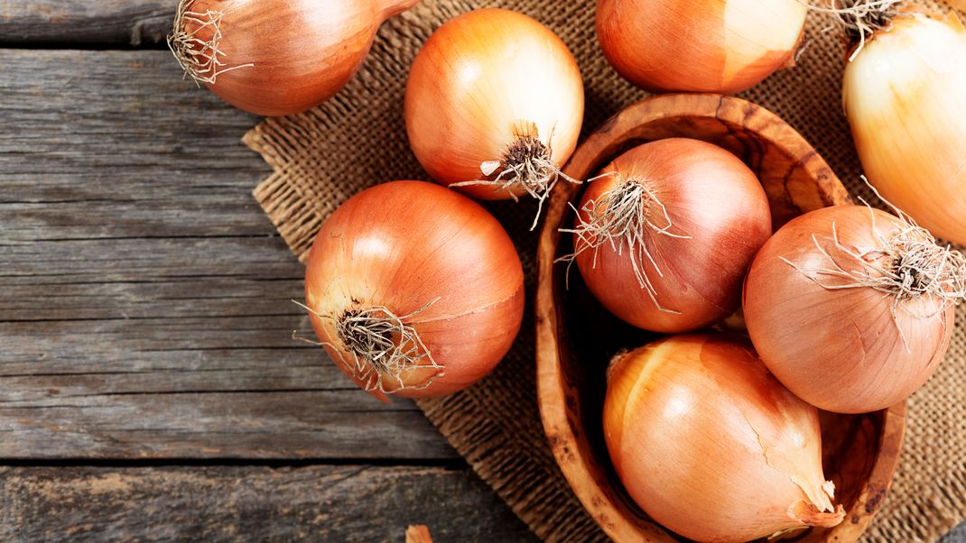 Zwiebeln sind nicht nur gesund und lecker, sondern helfen dir auch noch beim Abnehmen.