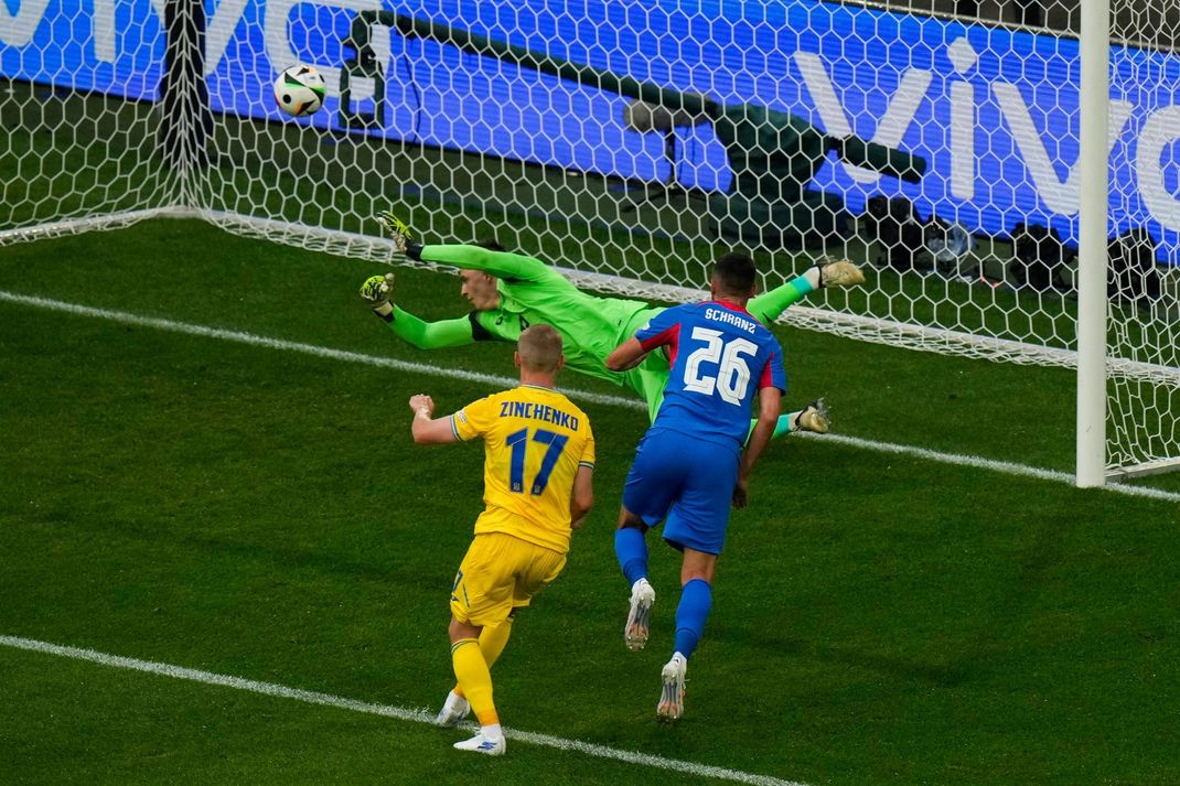 Ivan Schranz erzielt seinen zweiten Turniertreffer und die 1:0-Führung für die Slowakei.