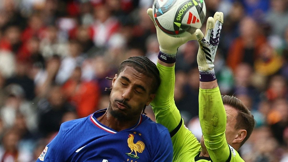 Badé im Duell mit der DFB-Elf