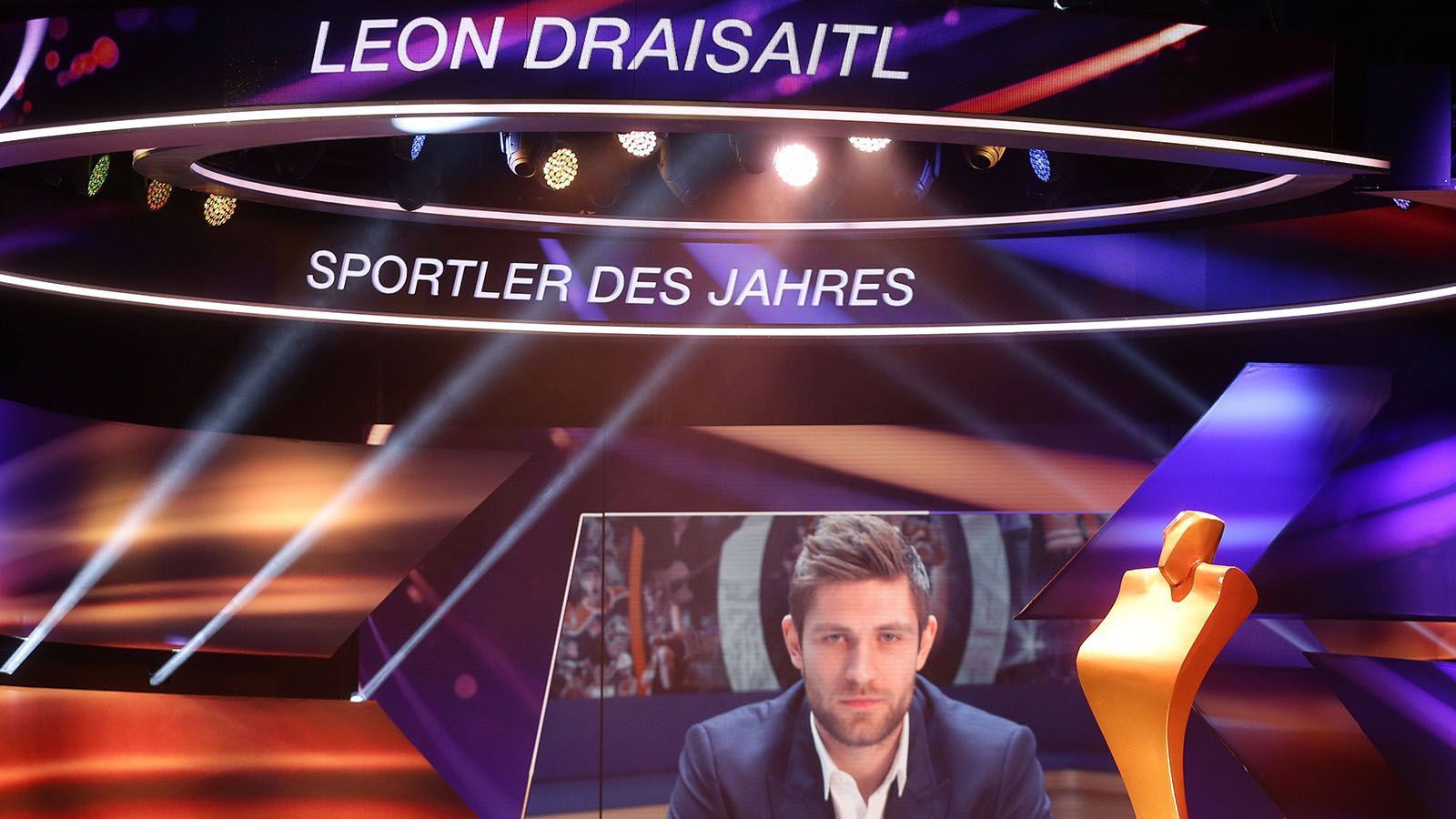 <strong>Die Rekorde und Meilensteine von Leon Draisaitl</strong><br>
                In der wegen der Corona-Pandemie vorübergehend unterbrochenen Saison 2019/20 wurde Draisaitl mit 110 Punkten der beste Scorer der gesamten Liga und zudem als erster Deutscher als wertvollster Spieler ausgezeichnet. Zudem wurde er als zweiter Teamsportler nach NBA-Legende Dirk Nowitzki zum deutschen "Sportler des Jahres" gewählt.&nbsp;
