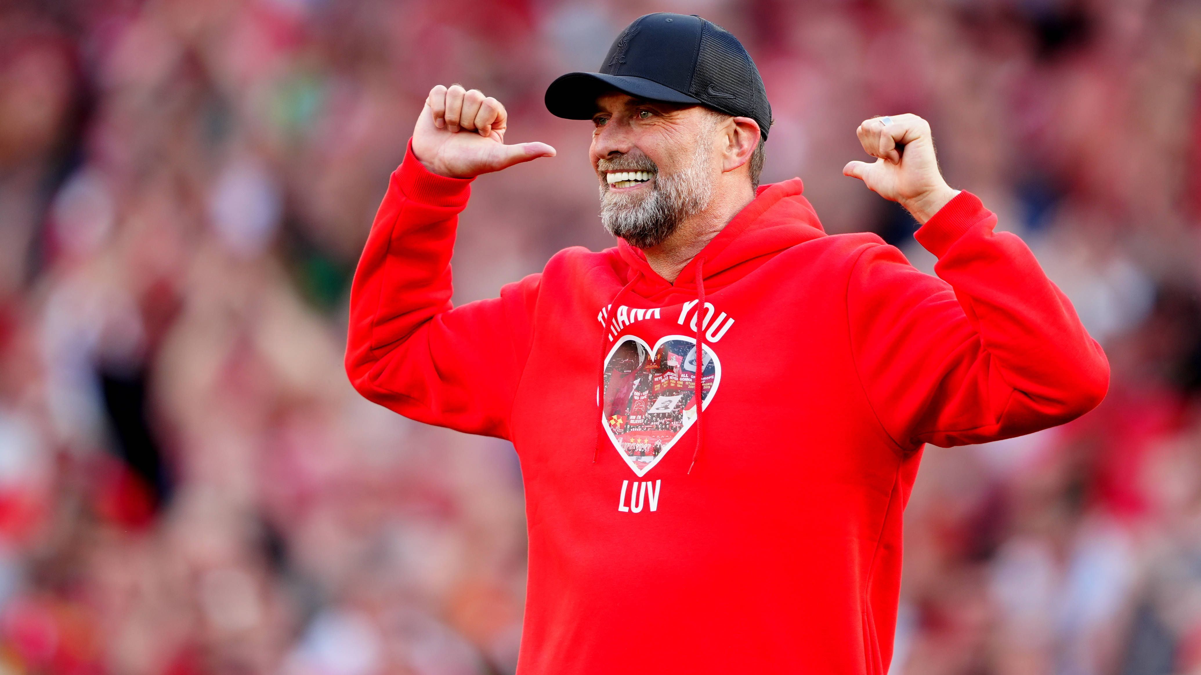 <strong>Große Emotionen an der Anfield Road: So lief Klopps Liverpool-Abschied</strong><br>Das Heimspiel gegen Wolverhampton am 38. Spieltag der Premier League markierte das Ende der Ära von Trainer Jürgen Klopp an der Anfield Road. <strong><em>ran</em></strong> zeigt die besten Bilder vom Abschied des deutschen Erfolgstrainers der Reds nach über neun Jahren.