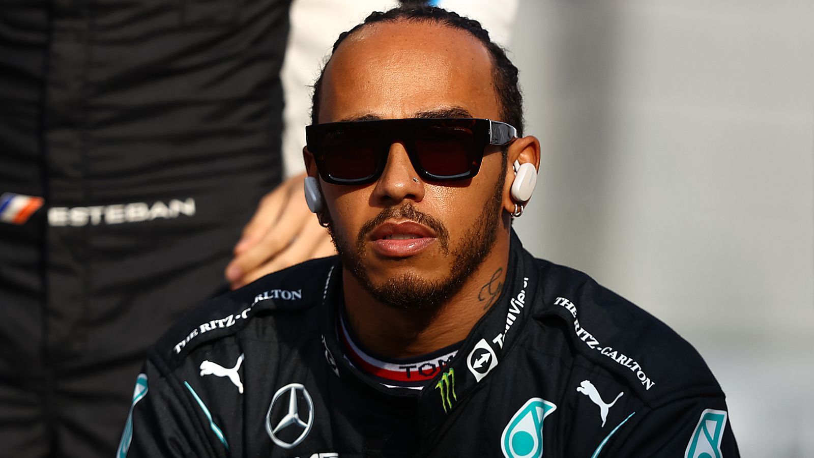 
                <strong>Platz 2: Lewis Hamilton (Mercedes)</strong><br>
                40.000.000 US-Dollar Grundgehalt
              