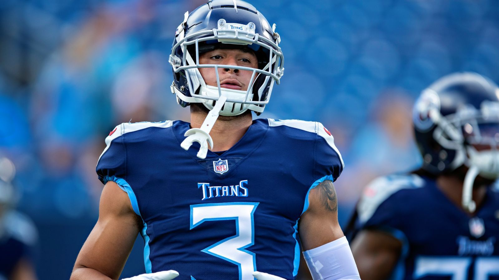 
                <strong>Tennessee Titans (AFC South): Caleb Farley</strong><br>
                Die Saison 2021 verlor der Caleb Farley bei den Tennessee Titans fast komplett durch ein gerissenes Kreuzband. Allerdings ist sich die ganze NFL beim Erstrunden-Pick aus dem 2021er Draft sicher, dass er zu den besten Cornerbacks der Liga gehören kann. "Ich will angreifen", sagte Farley zuletzt. Zum Training Camp dürfte er wieder zu 100 Prozent fit sein.
              