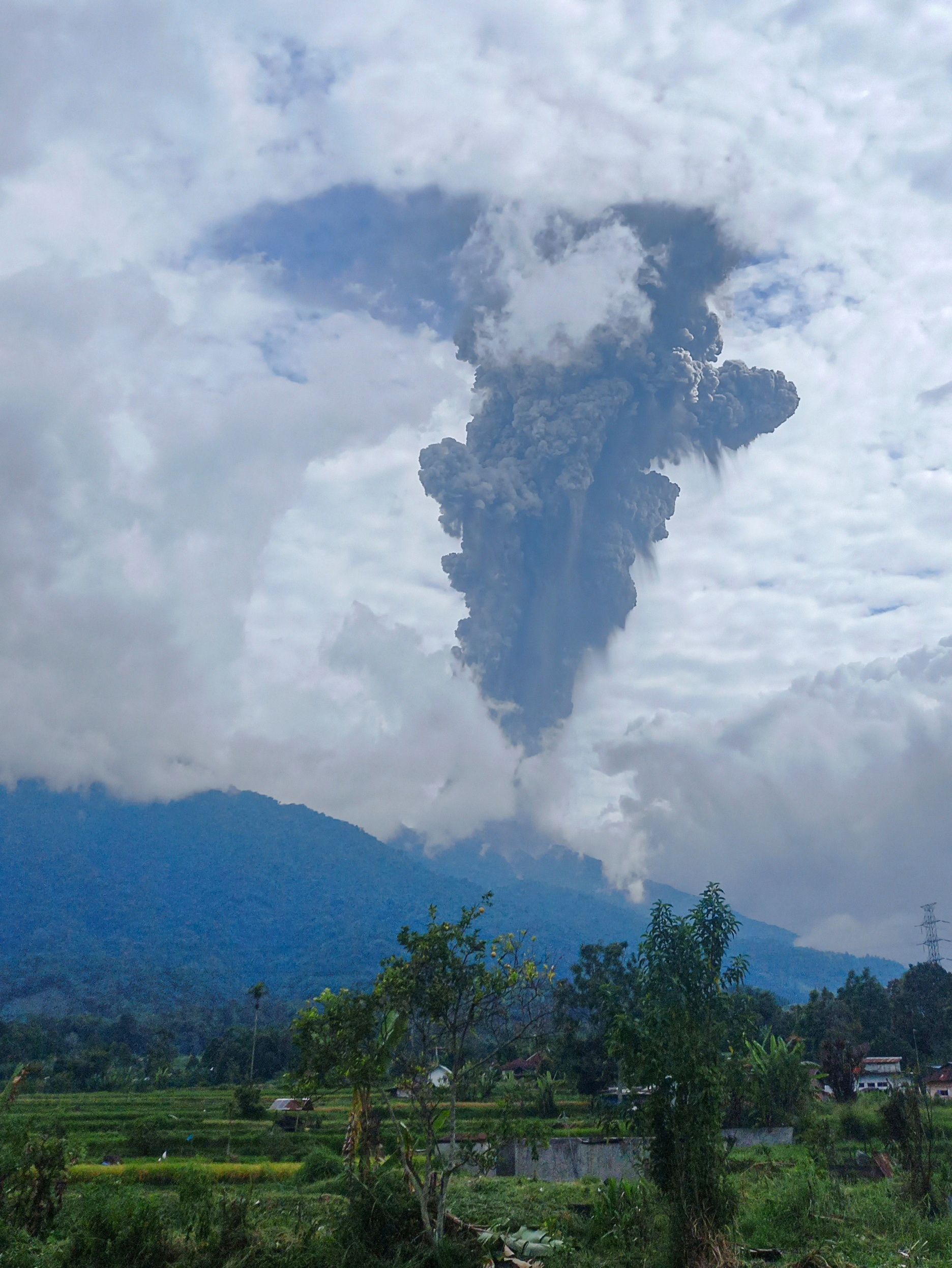 Messungen dauerte die Eruption des Marapi fast fünf Minuten.