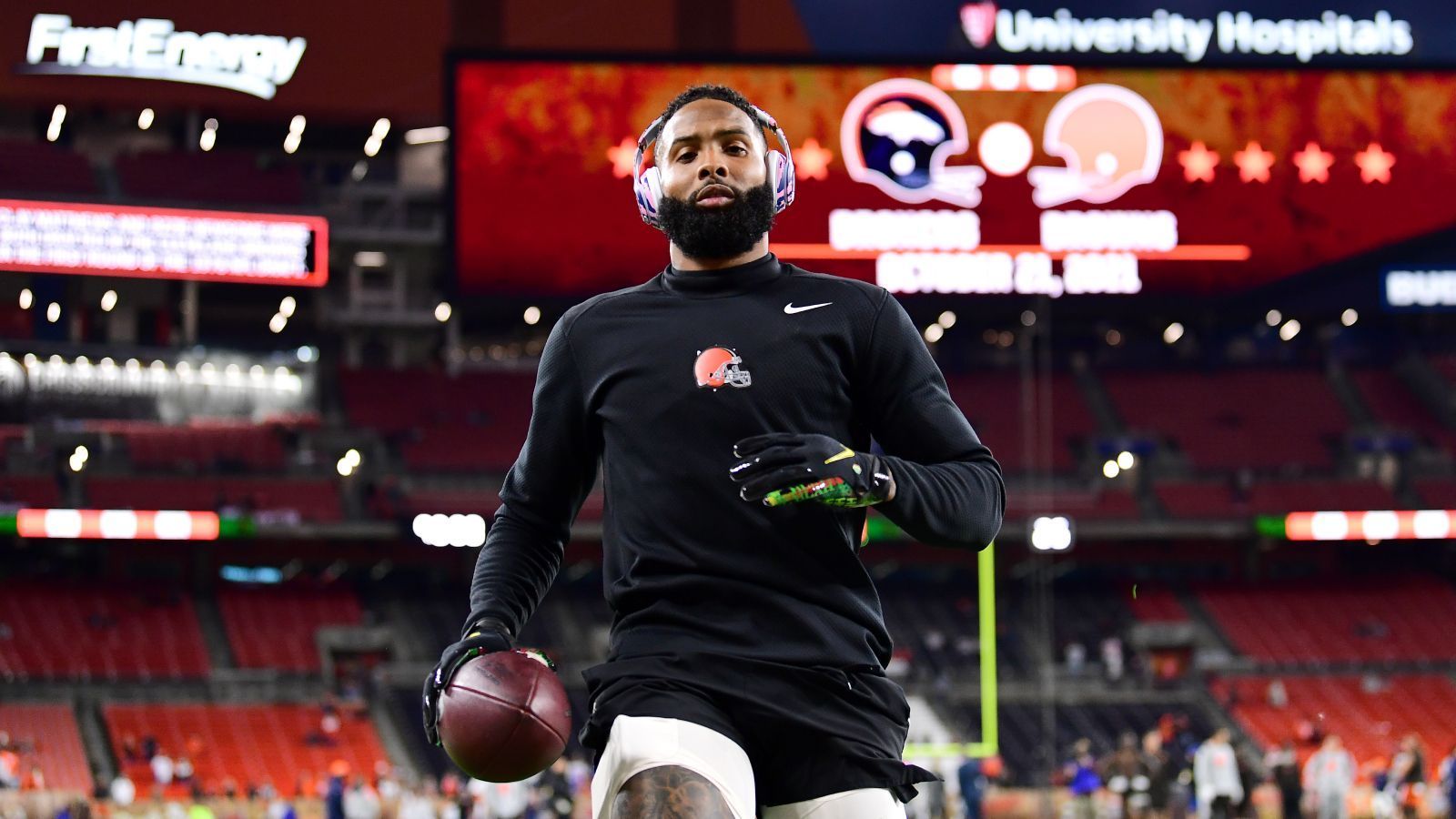 
                <strong>Verlierer: Odell Beckham Jr. (Free Agent)</strong><br>
                Es war die schwerste Woche in der NFL-Karriere von Odell Beckham Jr. Der Wide Receiver wurde von den Cleveland Browns nach mehreren Querelen und schwachen Leistungen entlassen. Schlimmer noch: Die Browns sind ohne den ehemaligen Pro-Bowl-Receiver sogar besser, das ist statistisch belegbar. Am Wochenende siegten die Browns ohne "OBJ" mit 41:16 bei den Cincinnati Bengals, sowohl Quarterback Baker Mayfield als auch die Receiver um beispielsweise Donavan Peoples-Jones wirkten wie befreit.
              