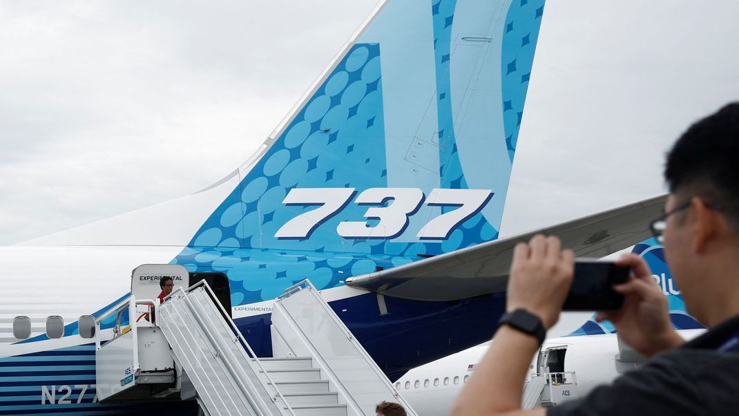 Nach der 737-Stilllegung zahlte Boeing der Fluggesellschaft Alaska Airlines 160 US-Millionen Dollar als Wiedergutmachung für entgangene Einnahmen.