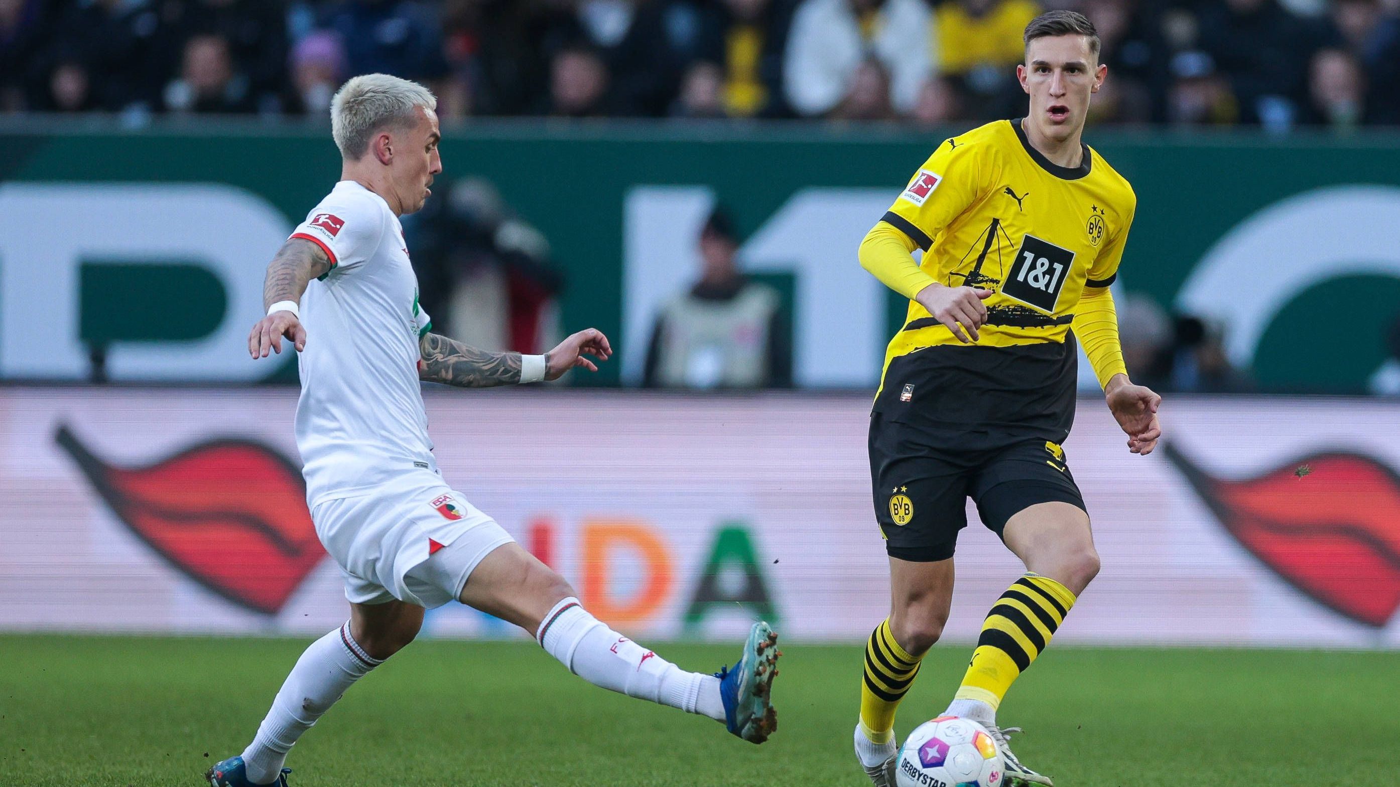 <strong>Nico Schlotterbeck</strong><br>Für den rot-gesperrten Hummels in der Startelf. Unsicher hinten und im Spielaufbau unsichtbar. Im Prinzip bis auf eine gute Offensivaktion ein Totalausfall. Im Zweikampf mit Demirovic etwas unglücklich zweiter Sieger, läutet damit das Gegentor ein. Stark: seine Grätsche in der Nachspielzeit. <strong>ran-Note: 4</strong>