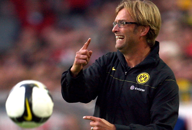 
                <strong>Jürgen Klopp (Borussia Dortmund)</strong><br>
                Mit Borussia Dortmund schreibt Jürgen Klopp DAS Fußballmärchen schlechthin. Als der Coach im Sommer 2008 übernimmt, entwickelt er den BVB peu a peu zum Spitzenclub, holt 2011 die Meisterschaft, 2012 sogar das Double und scheitert 2013 erst im Champions-League-Finale.
              