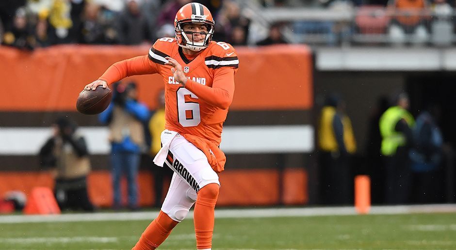 
                <strong>Platz 3: Cleveland Browns (5 Quarterbacks)</strong><br>
                2016: Cody Kessler (8 Einsätze als Starter)2014: Johnny Manziel (8 Einsätze als Starter)2012: Brandon Weeden (20 Einsätze als Starter)2010: Colt McCoy (21 Einsätze als Starter)2007: Brady Quinn (12 Einsätze als Starter)
              