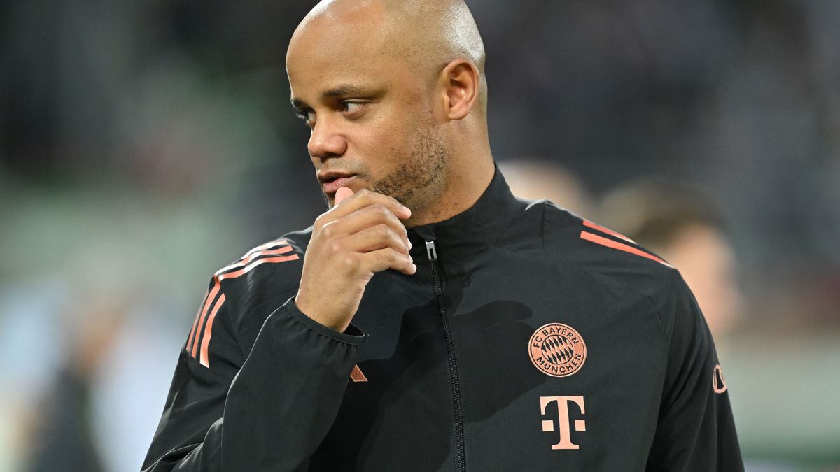 FC Augsburg v FC Bayern München - Bundesliga