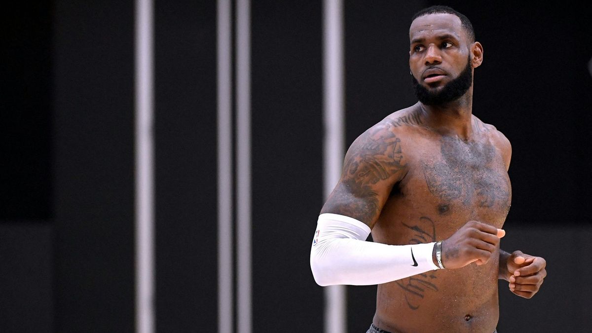 LeBron James zurück auf dem Trainingsplatz