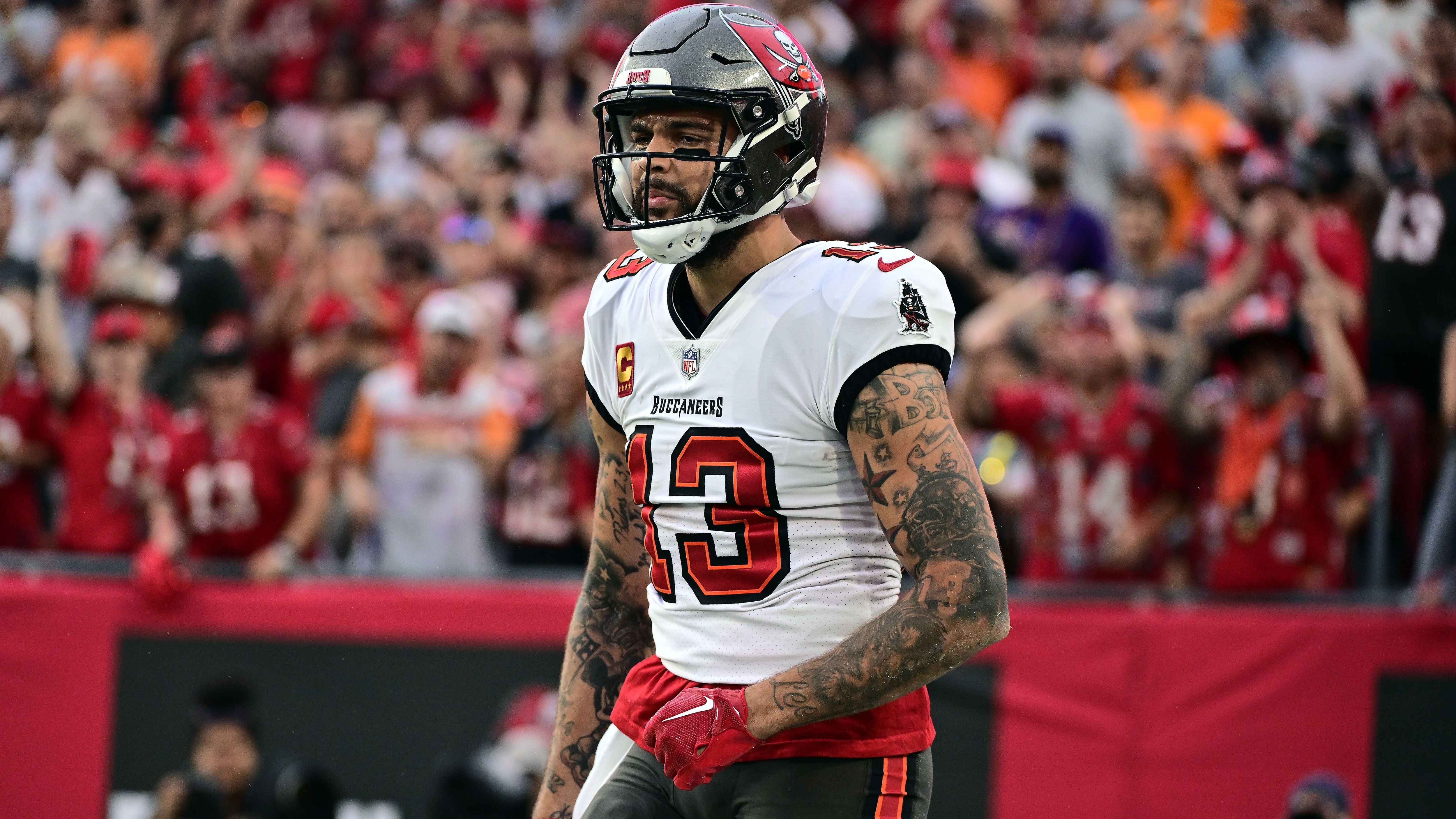 <strong>Week 13: Mike Evans (Tampa Bay Buccaneers)</strong><br>Durch seine 162-Yard-Performance gegen die Panthers hat Bucs-Receiver Mike Evans zum zehnten Mal in Folge die Saisonmarke von 1.000 Yards geknackt. Der 30-Jährige hat somit seinen Rekord für die meisten aufeinanderfolgenden 1.000-Yard-Saisons zu Beginn der Karriere ausgebaut, und hat nun hinter Jerry Rice (elf) die meisten 1.000-Yards-Saisons in Serie überhaupt.