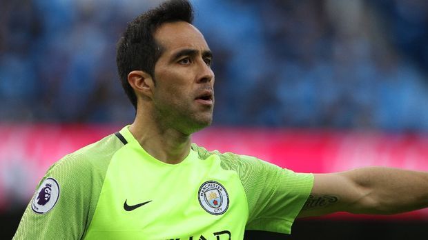 
                <strong>Claudio Bravo</strong><br>
                Platz 5: Claudio Bravo (Manchester City) - Pässe: 288 - Passquote: 79,2% 
              