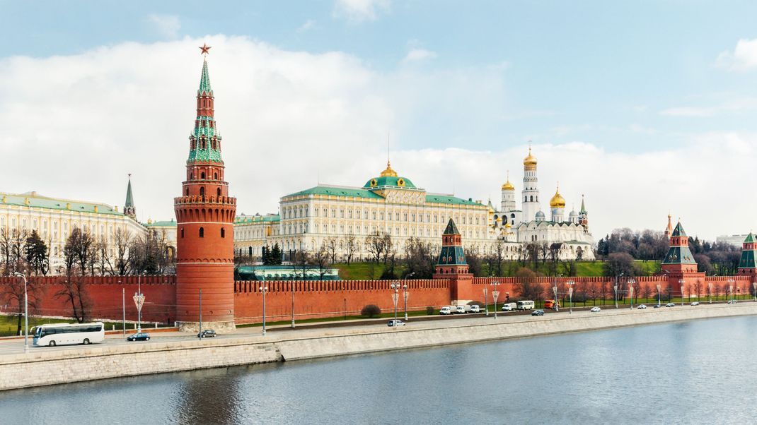 Russlands Machtzentrum, der Kreml in Moskau, kassiert einstige Rehabilitierungen von Stalin-Opfern.