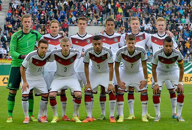 
                <strong>Thomas Dähne - Ablöse 0 Euro</strong><br>
                Auch Thomas Dähne (li.) kommt ablösefrei aus Salzburg. Der 20-jährige Keeper war zwei Spielzeiten an den FC Liefering ausgeliehen, wo er 43 Spiele in Österreichs zweiter Liga absolvierte. Durchlief außerdem von der U15 bis U20 alle Jugendnationalmannschaften des DFB.
              