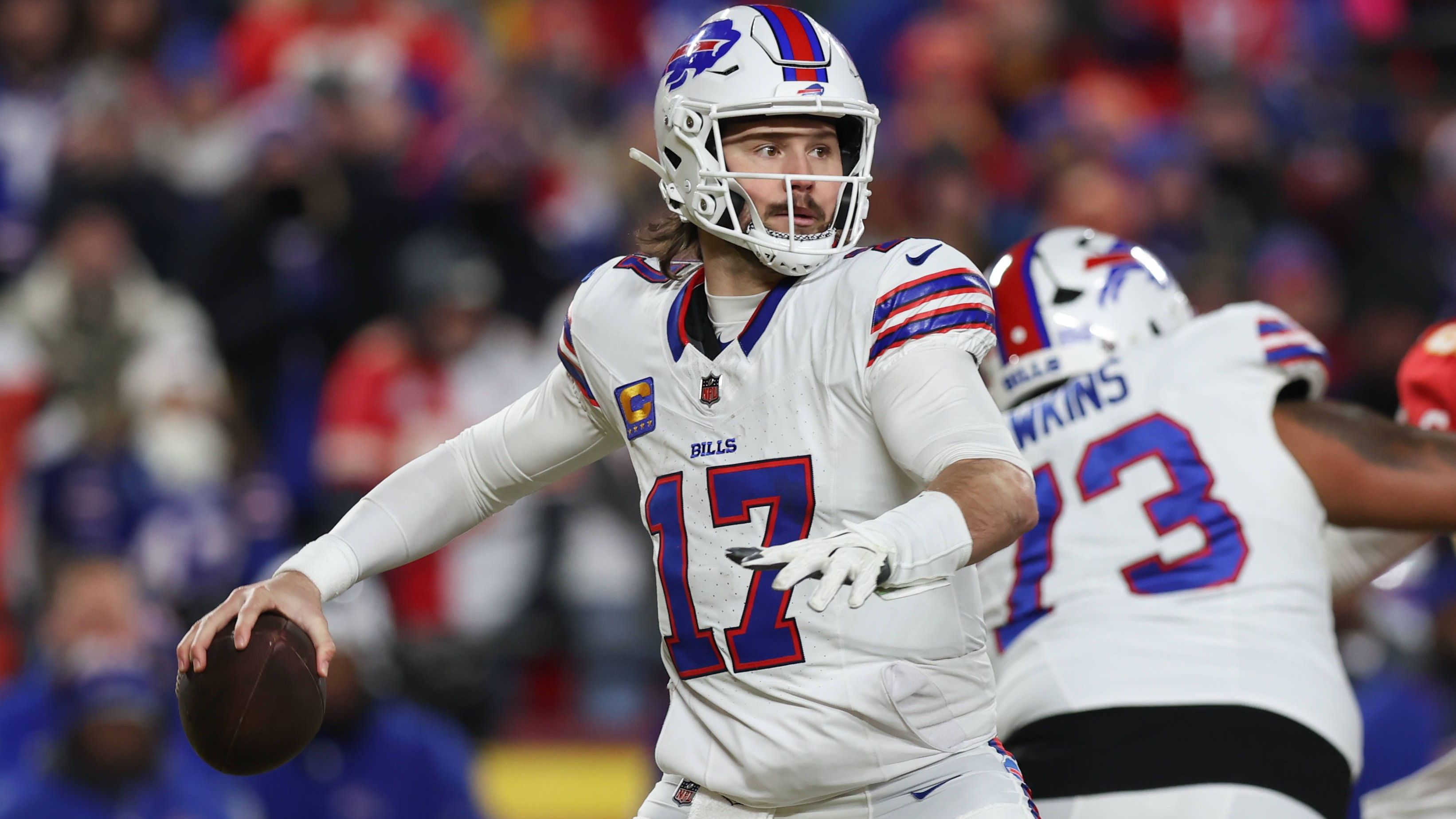 <strong>NFL-Umfrage: Die besten Quarterbacks 2025</strong><br>Jeder Teilnehmer erstellte eine persönliche Top-10, aus diesen Ergebnissen, mehreren Interviews und Videoanalysen bastelte "ESPN" eine eigene Liste. Im Falle eines Gleichstandes wurden zusätzliche Gespräche geführt. <strong><em>ran</em></strong> zeigt die zehn besten Quarterbacks laut der Umfrage.