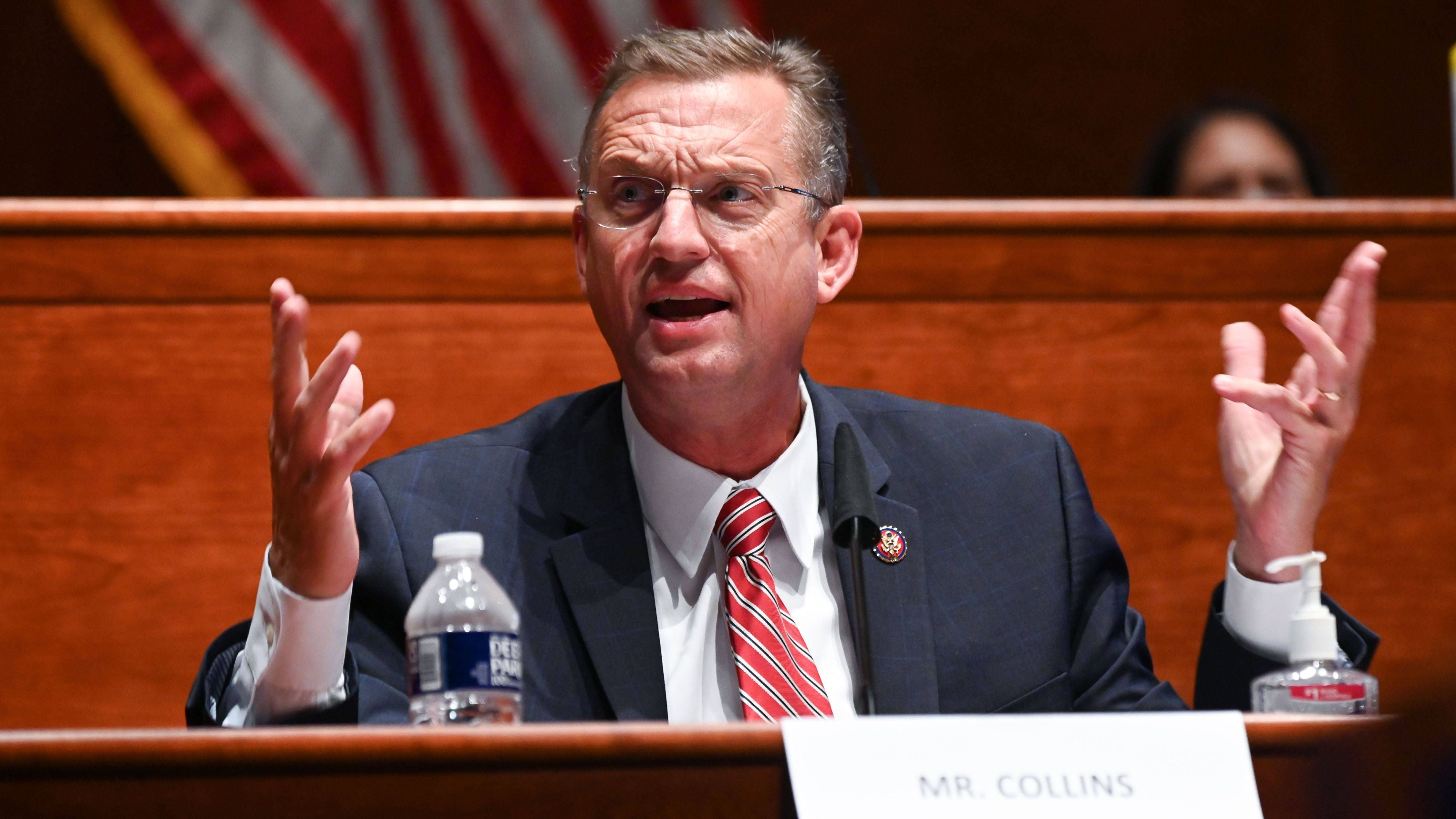 Donald Trump kündigte an, Doug Collins zum Leiter der Abteilung für Veteranenangelegenheiten seiner neuen Regierung zu ernennen.