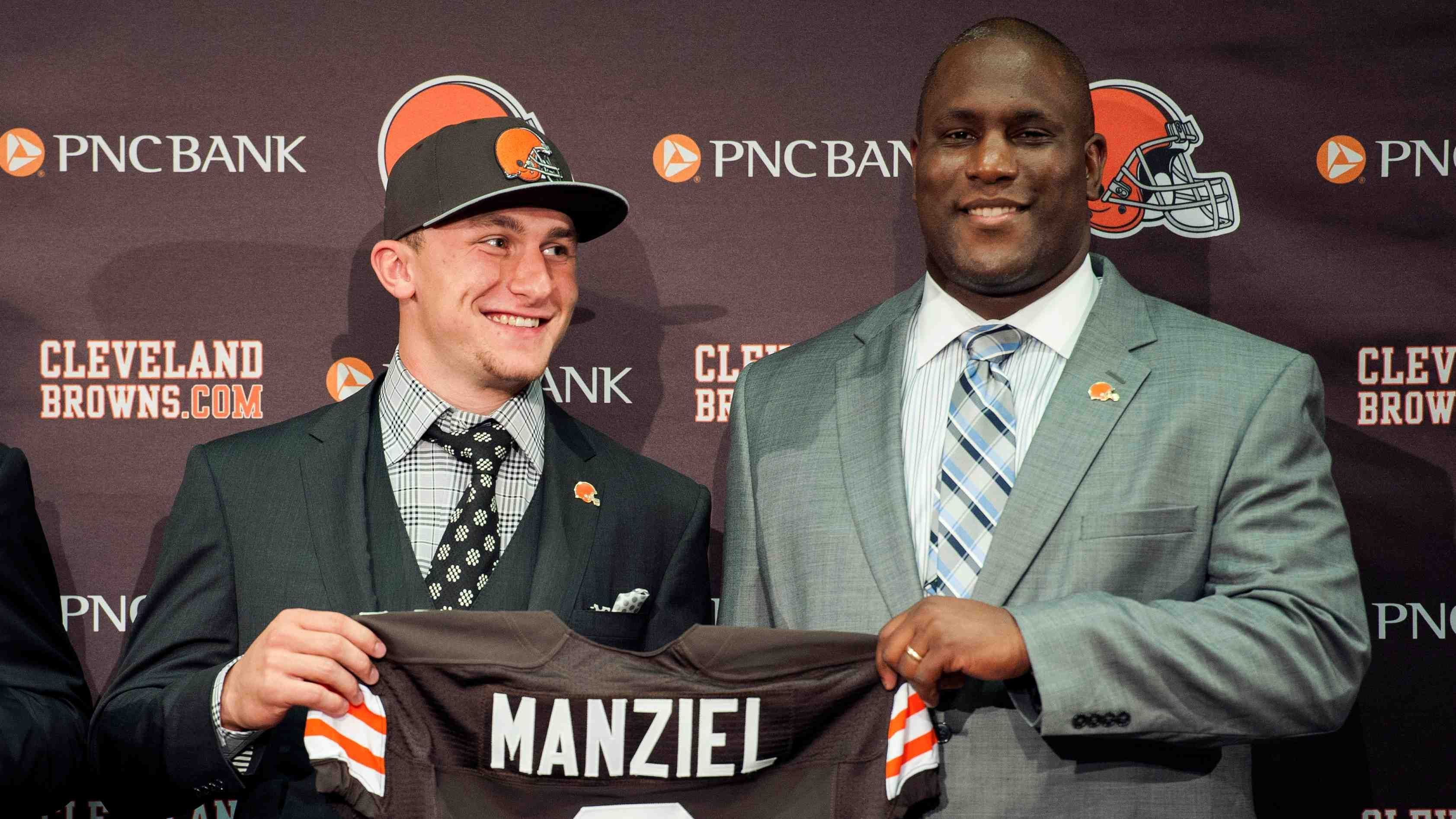 
                <strong>Johnny Manziel</strong><br>
                 - Draft: 2014 an 22. Stelle von den Cleveland Browns  - Stationen: Cleveland Browns 2014 bis 2015  - Karriere 2021 beendet
              