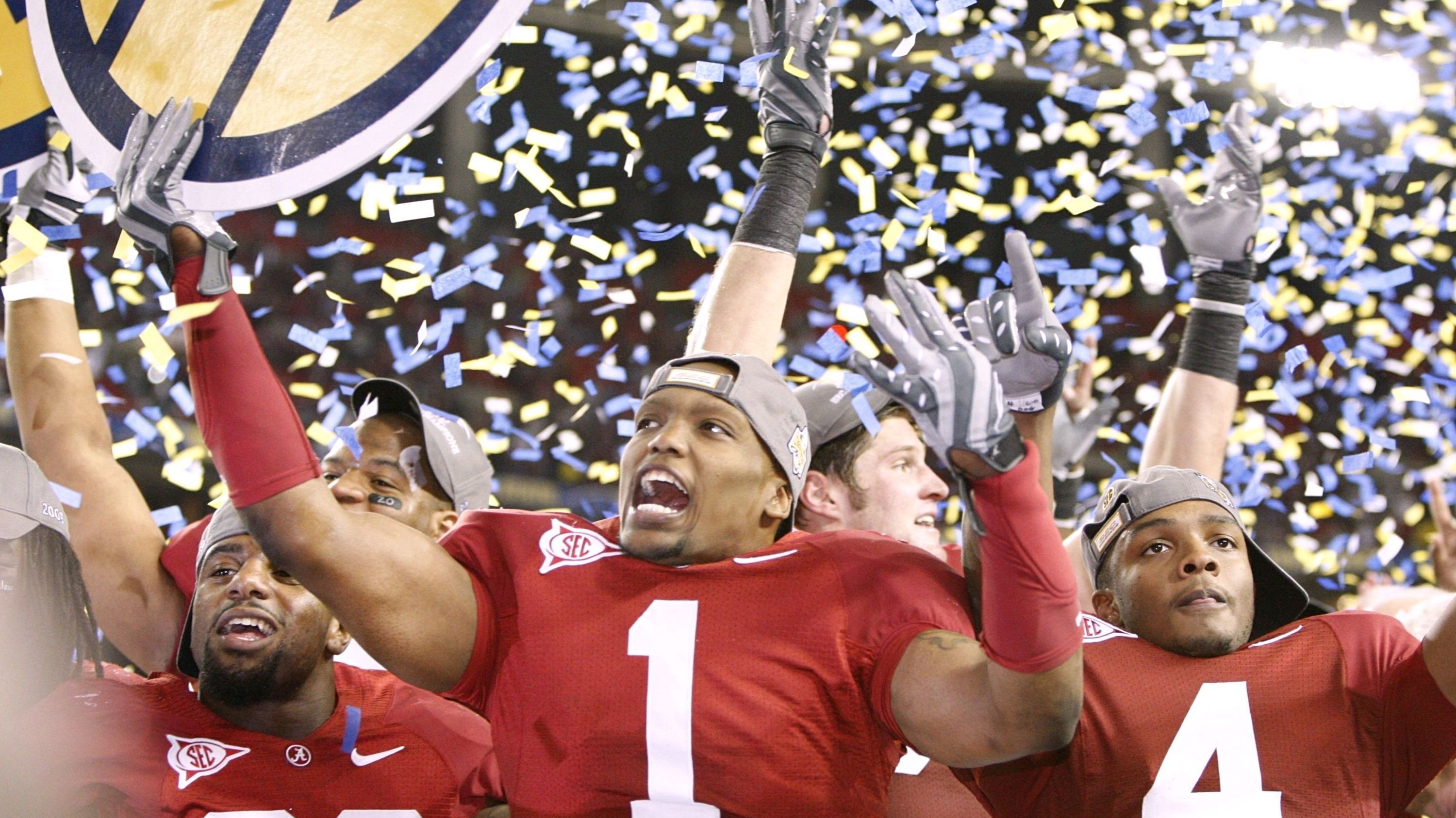 <strong>2009 : Alabama Crimson Tide</strong><br>Wenig überraschend beginnt diese Liste mit Alabama. Mit einem 37-21 Sieg gegen Texas konnten die Crimson Tide eine perfekte Saison ohne Niederlage krönen.