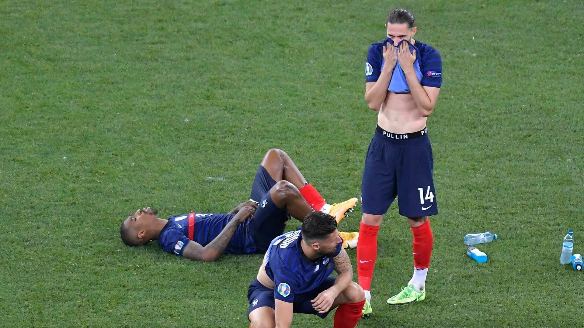 
                <strong>Guardian (England) </strong><br>
                "Schweizer Sommer pariert Mbappés Elfmeter und schickt Frankreich ins Aus."
              