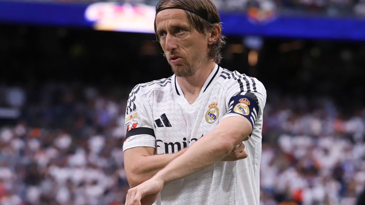Spanish La Liga EA Sports soccer match Real Madrid vs Real Sociedad at Santiago Bernabeu Stadium in Madrid, spain 24 May 2025 Luka Modric 900 Cordon Press PUBLICATIONxNOTxINxFRAxESP 900 CordonxPres...