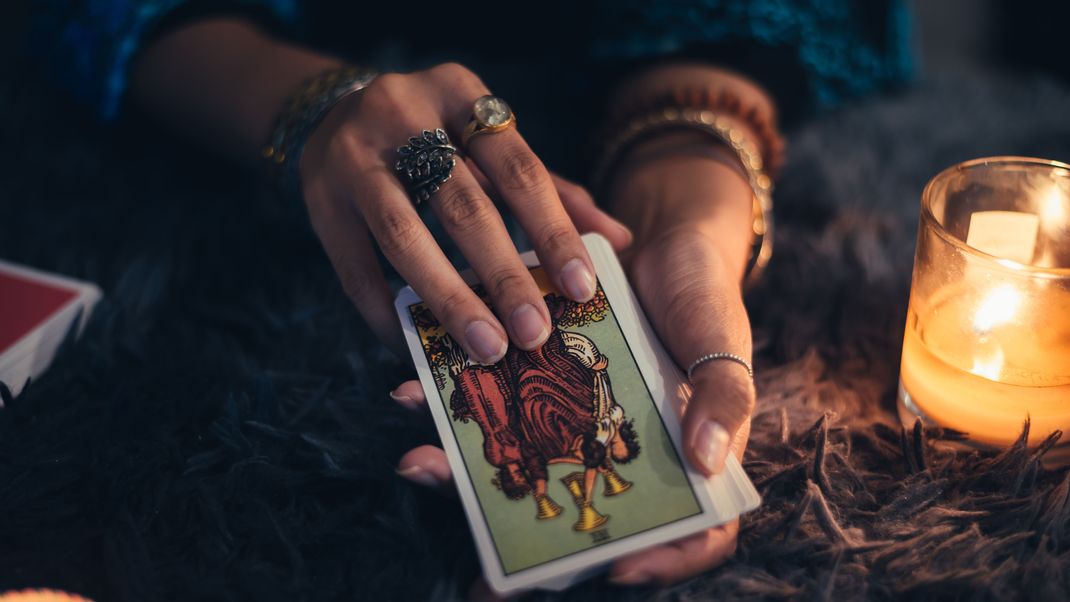 Du willst wissen, wie deine Chancen stehen, die große Liebe kennenzulernen? Das Liebes-Tarot kann dir dabei helfen.&nbsp;&nbsp;