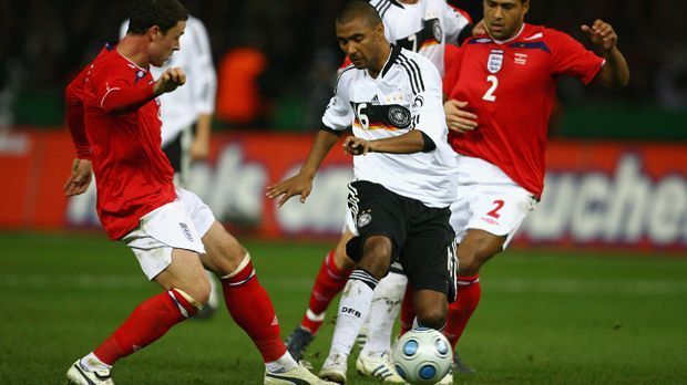 
                <strong>Marvin Compper</strong><br>
                Abwehr: Marvin Compper; Debüt: 19. November 2008 gegen England; damaliger Klub: 1899 Hoffenheim; Länderspiele insgesamt: 1
              