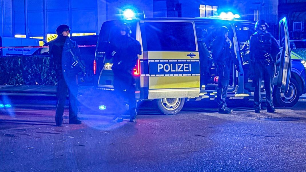 Bei einer Schießerei in Bad Friedrichshall in Baden-Württemberg kamen zwei Männer ums Leben.