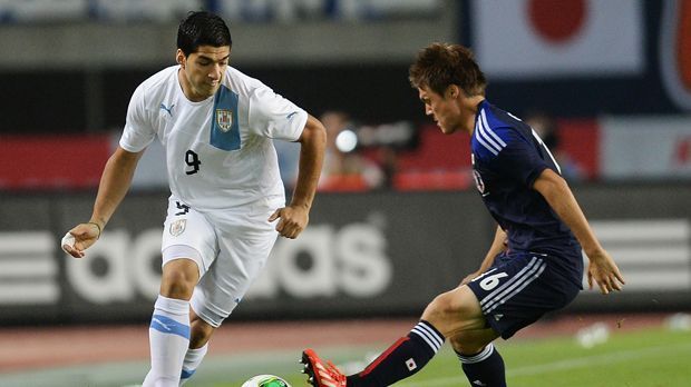 
                <strong>Luis Suarez</strong><br>
                Der Superstar von Uruguay ist ohne Frage Luis Suarez, der in der vergangenen Saison über 30 Tore für den FC Liverpool erzielte und zu "Englands Fußballer des Jahres" gewählt wurde. Bei der WM 2010 trug er maßgeblich zu Uruguays Halbfinal-Einzug bei.
              
