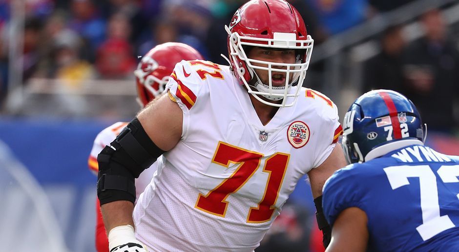 
                <strong>Mitchell Schwartz</strong><br>
                Tackle, Kansas City Chiefs: 1028 Snaps 
              