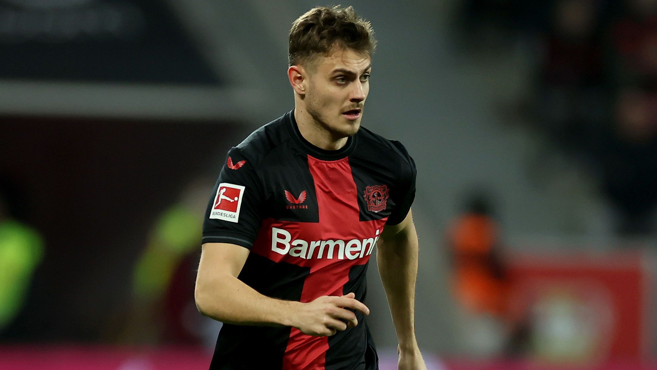 <strong>Josip Stanisic - KOMMT AUS LEVERKUSEN ZURÜCK</strong><br>Das Abwehrtalent wurde im Sommer 2023 ausgeliehen - und dürfte als Meister zurückkehren. Stanisic könnte unter dem Tuchel-Nachfolger auch in München durchstarten, nachdem er vom Noch-Trainer eher selten berücksichtigt wurde. Der Vertrag des Rechtsverteidigers läuft bis 2026. Der Kampf auf den defensiven Außenbahnen um die Startelf wird heiß werden in der Sommervorbereitung.