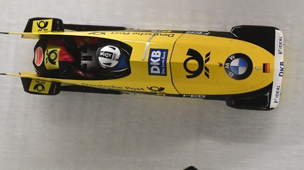 
                <strong>Bob</strong><br>
                Das Ziel ist klar: Es soll wieder eine Medaille her, unbedingt. Denn die Schmach von Sotschi, als das Bobteam erstmals nach 50 Jahren ohne Medaille blieb, ist noch im Gedächtnis. Die Viererbob-Weltmeister Francesco Friedrich und Johannes Lochner sind zwei heiße Kandidaten für Gold, daneben rechnet sich auch Nico Walther gute Chancen aus. Vor allem Friedrich reist mit der Empfehlung von sieben Mal WM-Gold zu Olympia. Bei den Frauen kann Stephanie Schneider auf Edelmetall hoffen. "Unsere Herren und Damen brauchen am Tag X in Pyeongchang eine außergewöhnliche Leistung, um dort auf dem Podest zu stehen", sagte Cheftrainer René Spies.
              