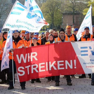 Keine Lösung im Tarifkonflikt: Neue, wochenlange Streiks drohen.