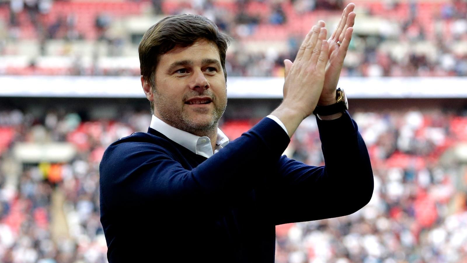 
                <strong>Tottenham Hotspur</strong><br>
                Ausgaben: -Einnahmen: -
              