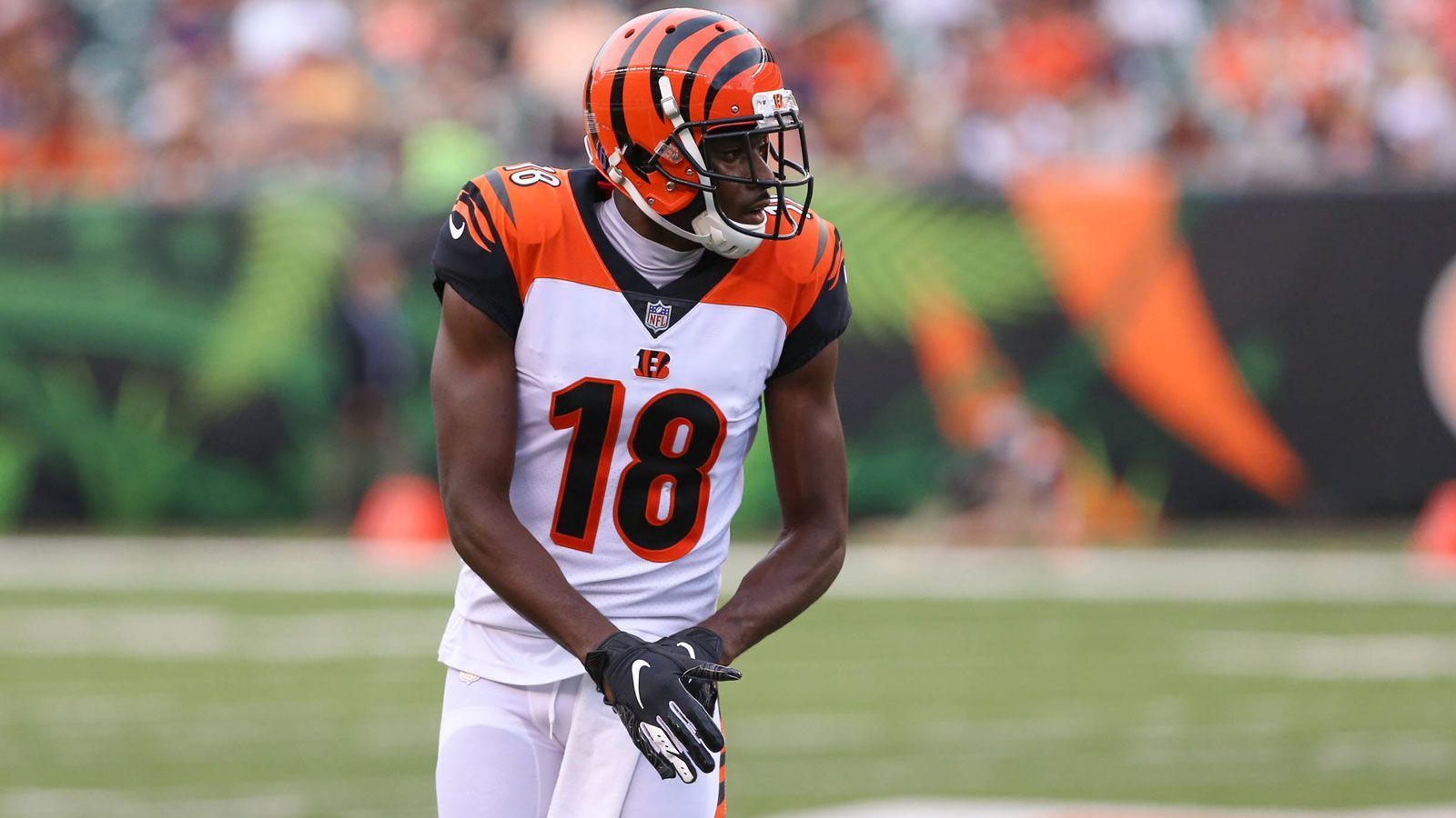 
                <strong>Platz 6: A.J. Green (Cincinnati Bengals)</strong><br>
                Jahresgehalt: 18,17 Millionen US-DollarFranchise Tag, Vertrag endet nach der Saison 2020
              