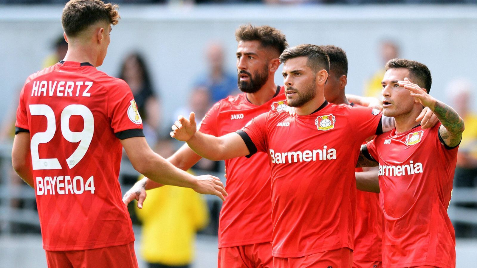 
                <strong>Platz 16: Bayer Leverkusen</strong><br>
                Bei einer Sommervorbereitung muss man es erst einmal schaffen, von sieben Spielen nicht eines zu gewinnen. Im Pokal in Aachen gab sich Bayer keine Blöße. "Gut in Form" wäre aber eine glatte Übertreibung. ran-Formbarometer: 44 Prozent.
              