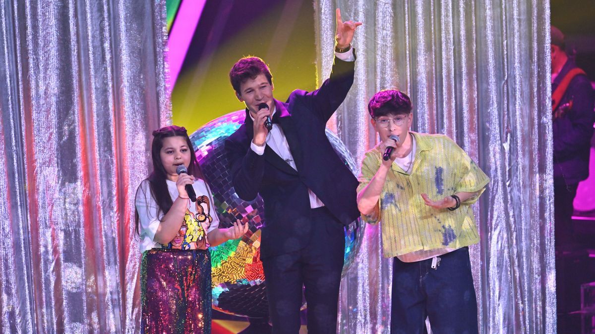 Team Wincent im Finale von "The Voice Kids" 2024: Erika, Wincent Weiss und Jakob