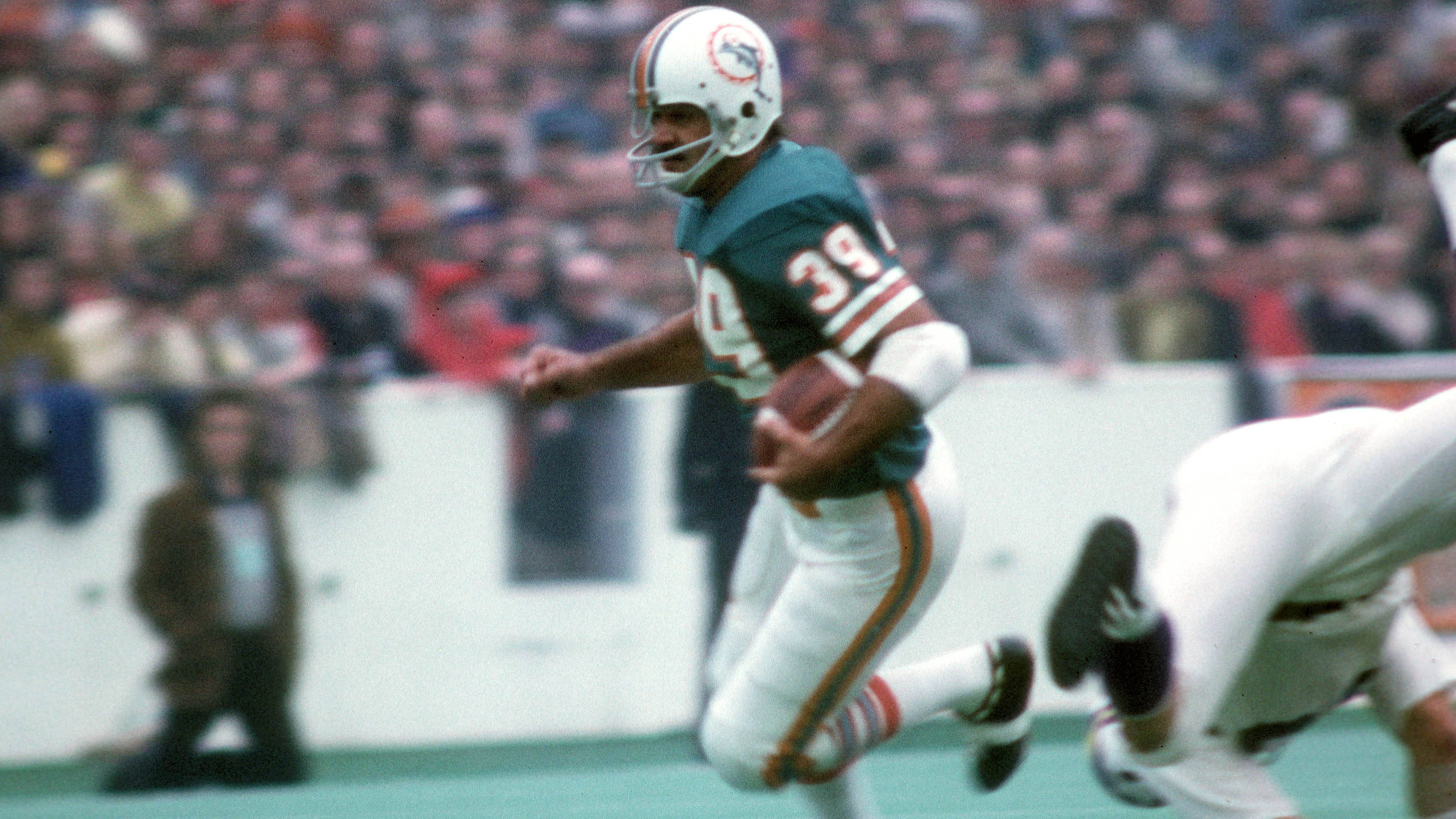 <strong>Larry Csonka (1974) - Running Back, Miami Dolphins</strong>