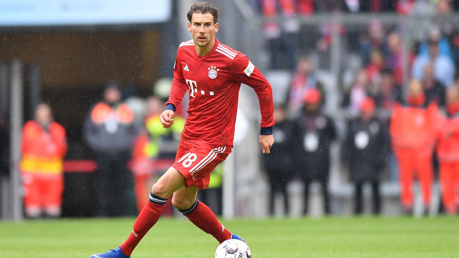 
                <strong>Platz 11 - Leon Goretzka (FC Bayern München)</strong><br>
                Marktwert: 50 Millionen EuroAlter: 24 JahrePosition: Zentraler Mittelfeldspieler
              