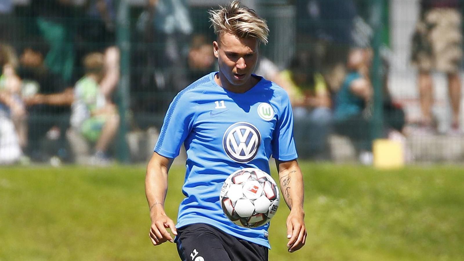 
                <strong>Felix Klaus (VfL Wolfsburg)</strong><br>
                BauchmuskelverletzungVerletzt seit 9. August 2018Prognose: Der Neuzugang zog sich anfangs der Vorbereitung eine Bauchmuskelverletzung zu und musste im August operiert werden. Der Offensiv-Spieler fehlt damit bis auf Weiteres.
              