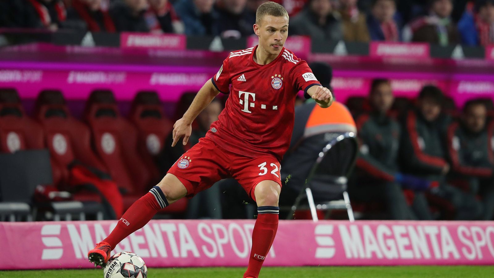 
                <strong>Platz 4 - Joshua Kimmich (FC Bayern München)</strong><br>
                Torvorlagen: 10Liga-Einsätze: 26Liga: BundesligaLand: Deutschland
              