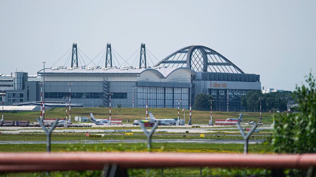 Am Flughafen Hamburg wollten Aktivisten eine Klimablockade durchführen.