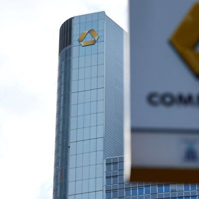 Unicredit sichert sich weitere Commerzbank-Anteile