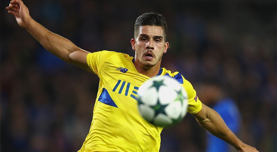 
                <strong>Andre Silva (FC Porto)</strong><br>
                Andre Silva (FC Porto, Mittelstürmer, Vertrag bis 2021): Der 21-Jährige ist nicht erst seit dieser Saison als Knipser bekannt. Schon in seiner ersten Profi-Saison netzte er 17 Mal ein. In dieser Spielzeit traf Silva in den ersten 17 Einsätzen bereits zehn Mal. Laut der spanischen Zeitung "Mundo Deportivo" zeigt neben ManUnited auch der FC Chelsea besonders großes Interesse.
              