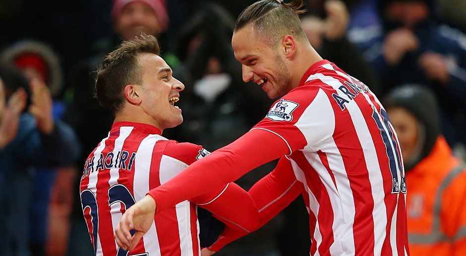 
                <strong>Platz 17 (geteilt): Stoke City mit Xherdan Shaqiri und Marko Arnautovic </strong><br>
                Shaqiri (li.) und Arnautovic kassieren jeweils vier Millionen Euro pro Jahr.
              