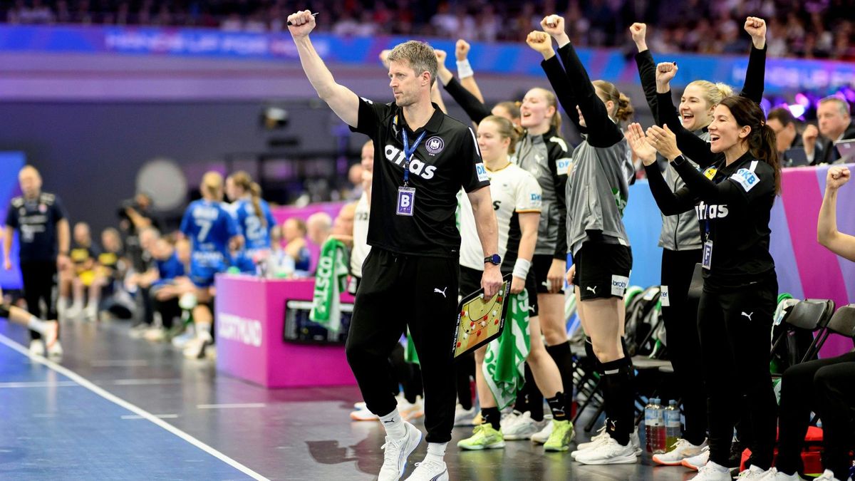 Jubel auf der Bank: Bundestrainer Markus Gaugisch