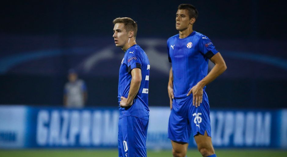 
                <strong>Dinamo Zagreb</strong><br>
                Die Vorrunde der Champions League ist passe und Dinamo Zagreb schreibt dabei Geschichte. Wenn auch nur negative. Denn die Kroaten küren sich zum schlechtesten Team der Königsklassen-Geschichte. In den sechs Gruppenspielen holt Kroatiens Hauptstadtklub keinen einzigen Punkt und schießt kein einziges Tor. Null Punkte, 0:15 Tore - das gab es noch nie. Zagreb bricht damit den Negativrekord von Lewski Sofia aus der Saison 2006/07. Die Bulgaren erzielten bei ihren sechs Niederlagen damals wenigstens ein mickriges Törchen.
              