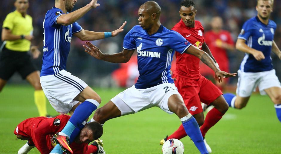 
                <strong>Naldo</strong><br>
                Naldo: Kein gutes Stellungsspiel und fehlendes Tempo gaben der RB-Offensive in der ersten Halbzeit Räume. Wie seine Mitspieler wurde er mit der Zeit souveräner. Gefährlich wurde es, wenn Naldo bei Standards im gegnerischen Strafraum lauerte. Sein Kopfballtor zum 3:0 wurde nicht gezählt, doch Höwedes brachte dann letztendlich den Ball über die Linie. Da Naldo ohne großen Patzer blieb, war es somit sein bestes Spiel für Schalke in dieser Saison. Das sagt einiges aus. ran-Note: 3-
              